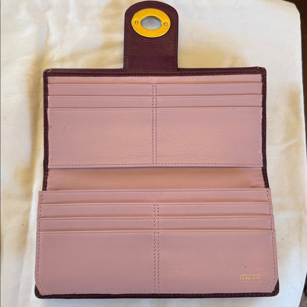 Coach vintage Hampton turnlock wallet in plum & pink  leather, brass hardware - Picture 4 of 15